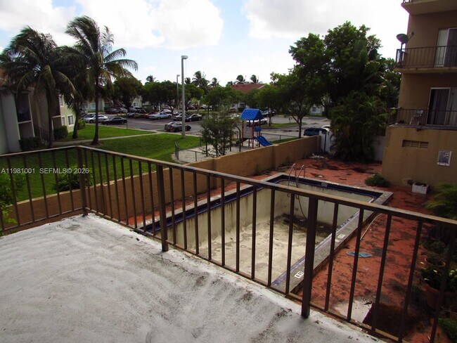 Building Photo - 5100 SW 41st St