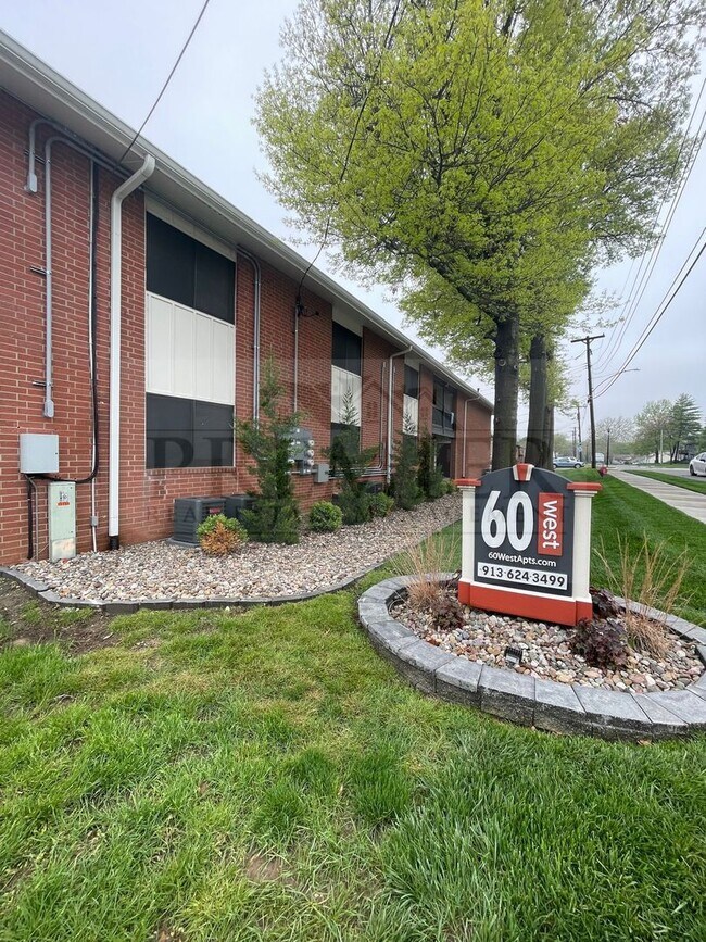 Building Photo - 6007 Barton Ave