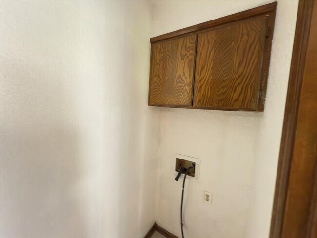 Building Photo - 1109 Dustin Dr