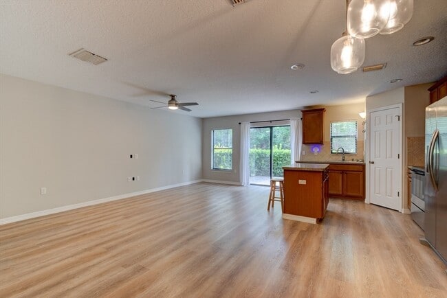 Building Photo - 209 Tarracina Way