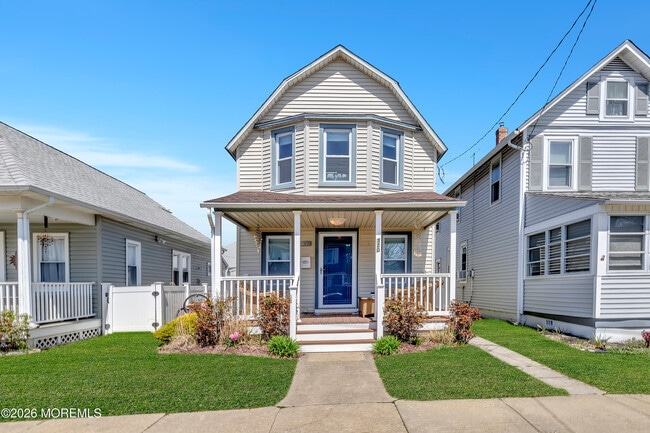 Building Photo - 320 Ocean Park Ave