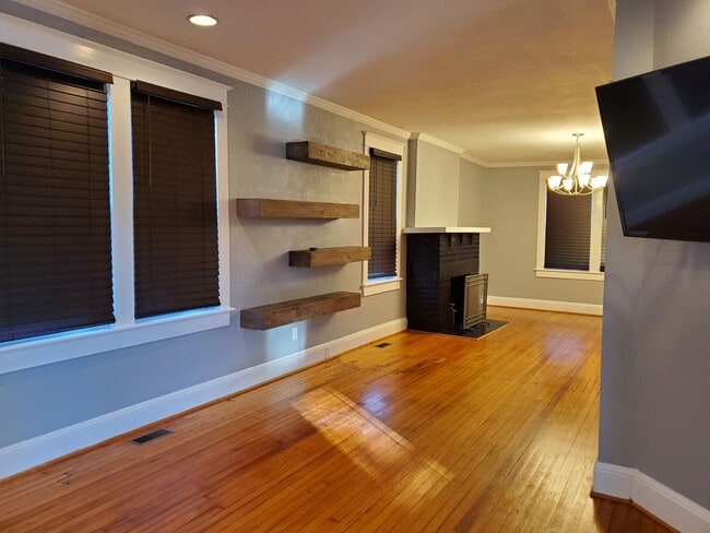 Building Photo - 2623 Marlboro Ave