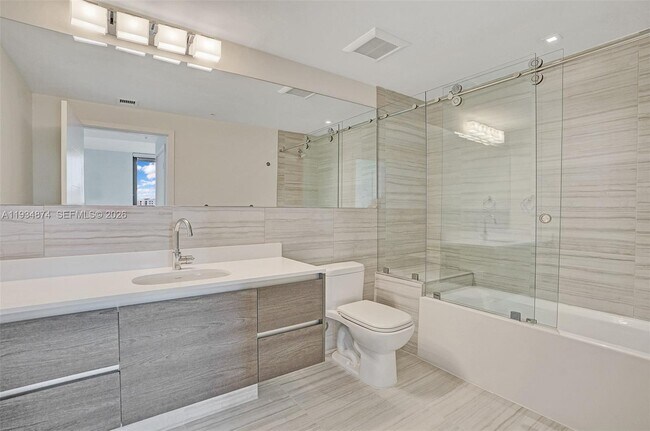 Building Photo - 301 Altara Ave