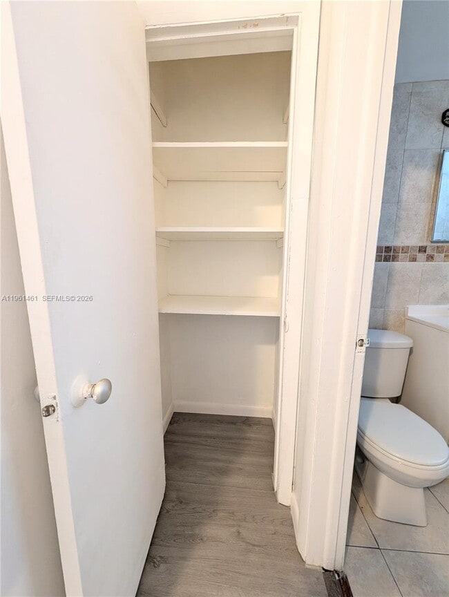 Building Photo - 1565 SW 6th St