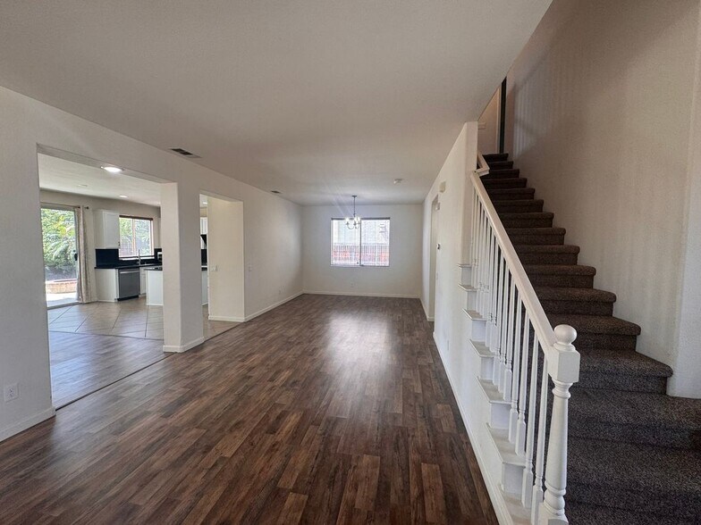 Building Photo - 7552 Vista Montana Pl