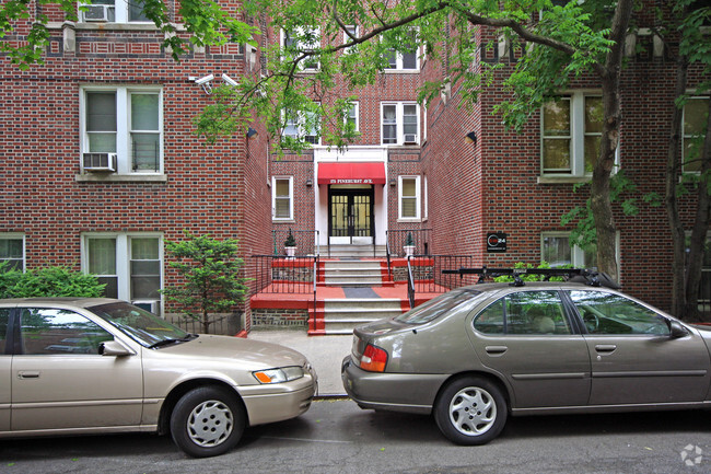 Building Photo - 175 Pinehurst Avenue