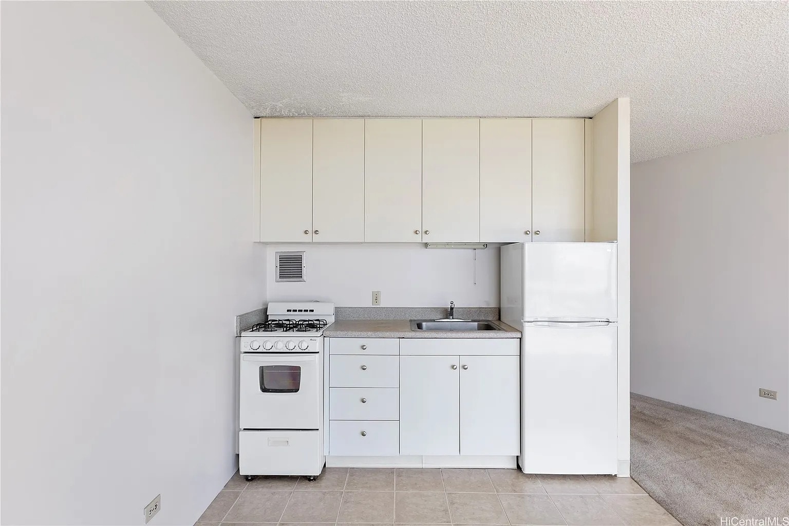 Building Photo - 750 Amana St