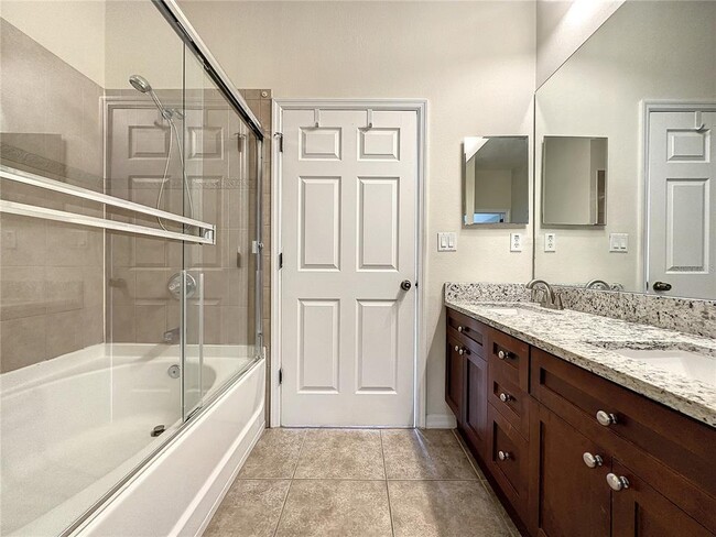 Building Photo - 11564 Mizzon Dr