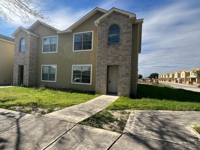 Building Photo - 10503 Hunters Pond