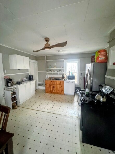 Building Photo - 36 Beal St