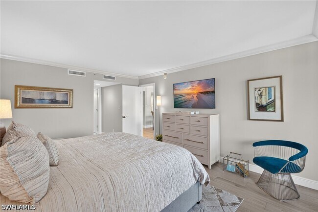 Building Photo - 6020 Pelican Bay Blvd