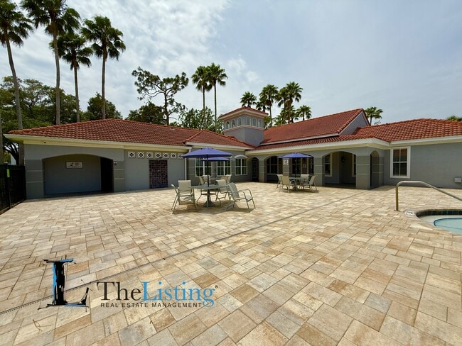 Building Photo - 18001 Richmond Pl Dr