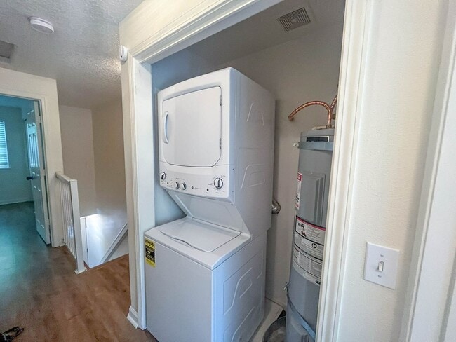 Building Photo - Charming SE Portland Home in a Central, Accessible Location