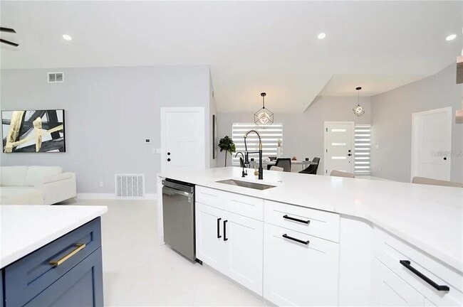 Building Photo - 2913 Eagle Lake Dr