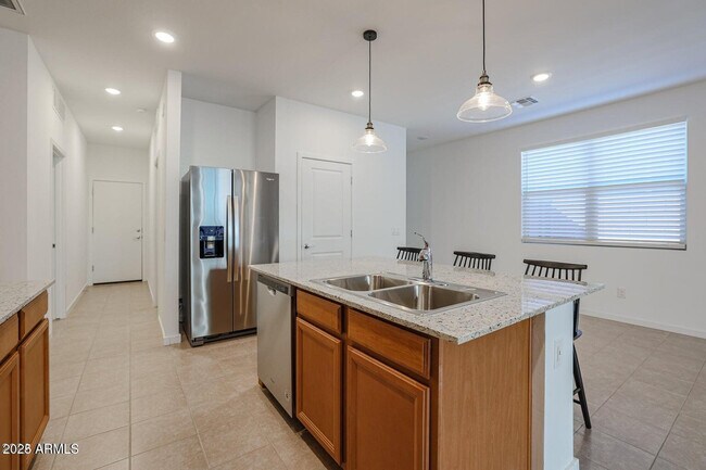 Building Photo - 14220 W Willow Ave