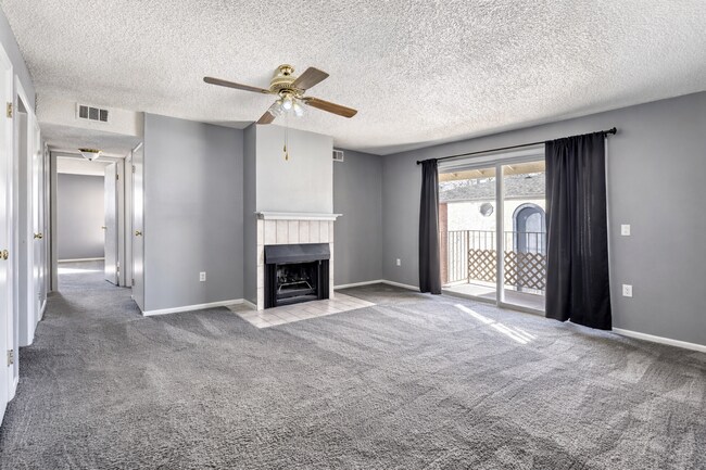 Building Photo - 1 MONTH FREE!! 2B/1B Upper Level Condo in Cottonwood Villas - Available NOW!