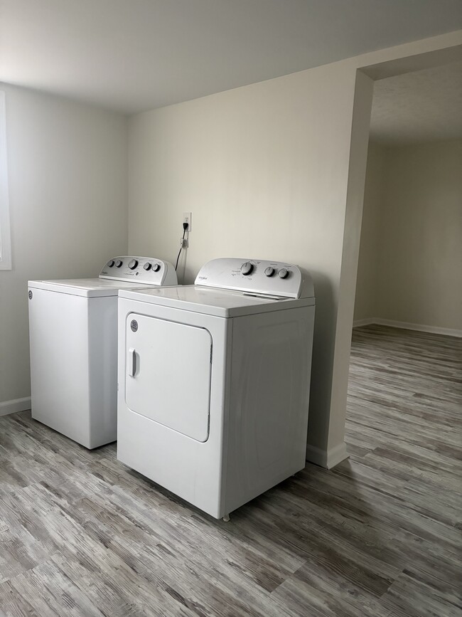 Building Photo - 730 Wilson St