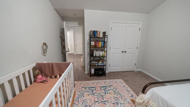 Building Photo - Stylish 3 Bedroom Townhome in The Commons – Richmond Hill Living at Its Finest