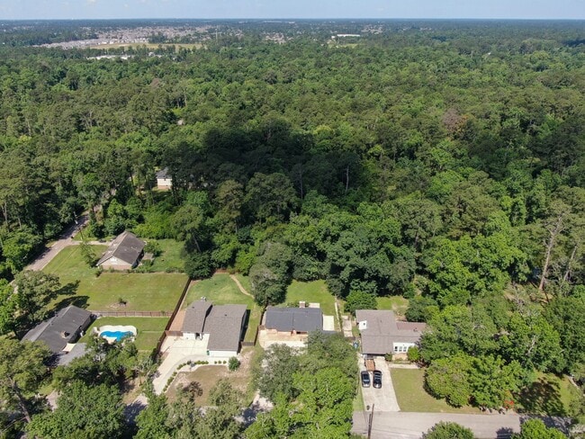 Building Photo - 25747 Timber Lakes Dr
