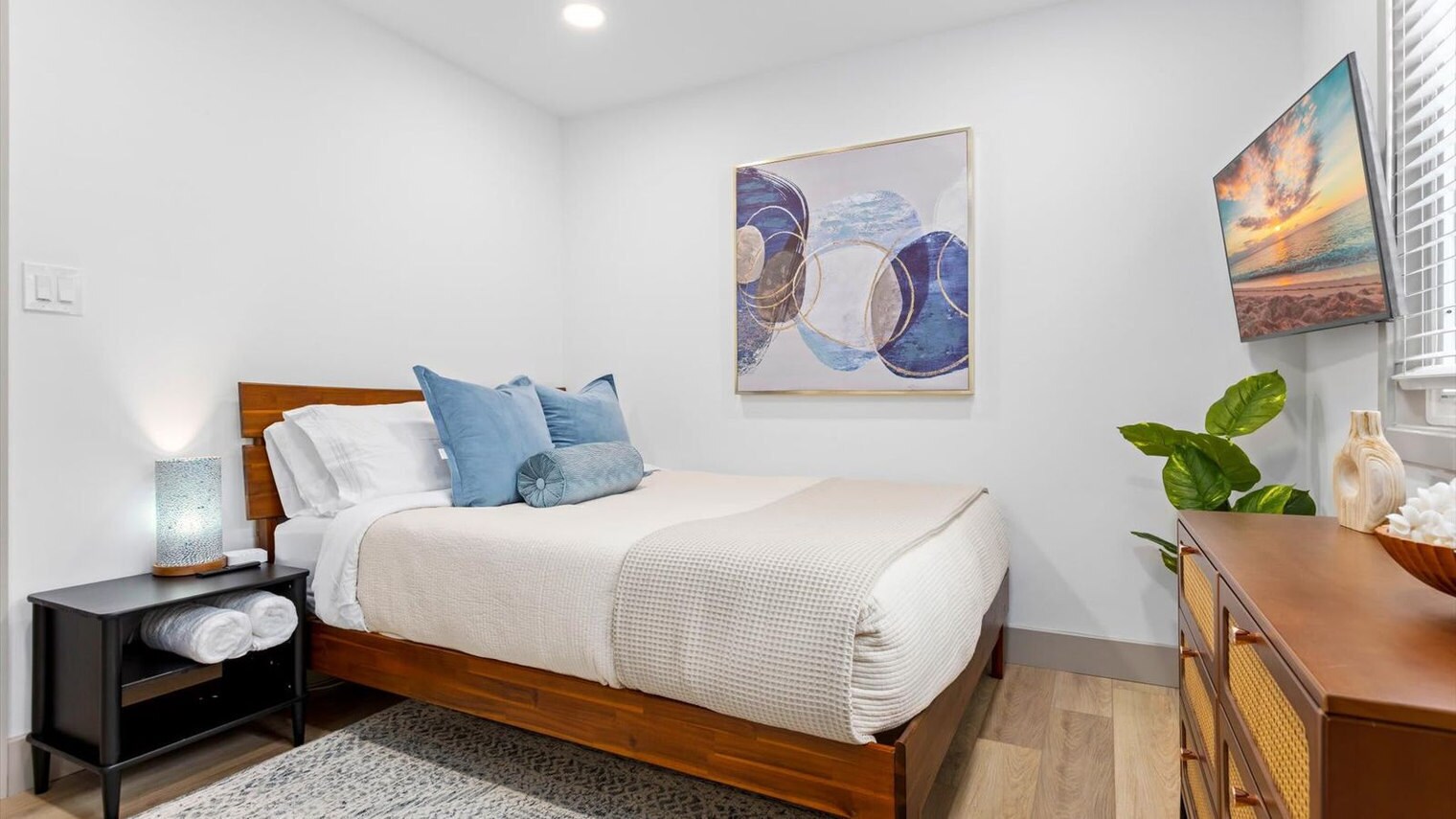 Building Photo - 3136-38 Haven Ave