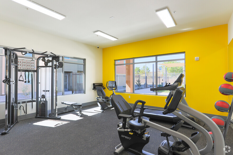 Fitness Center - Ceja Vista Senior 55+