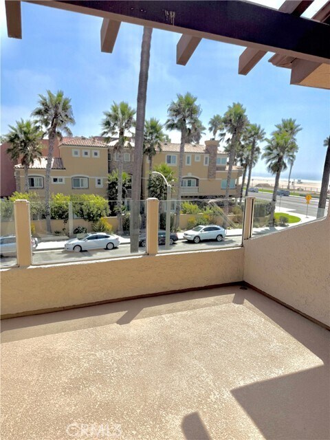 Building Photo - 1400 Pacific Coast Hwy