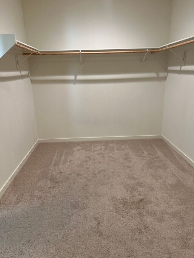 Building Photo - 3 Bedroom Plus Bonus Room Single Family Home For Rent in West Lancaster