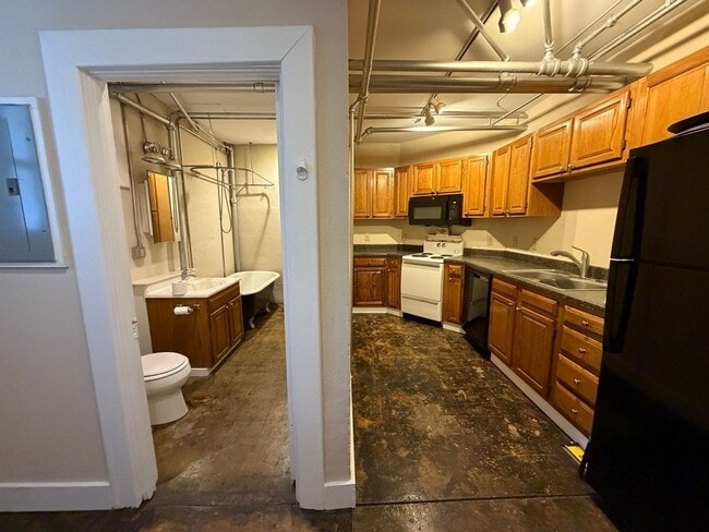 Building Photo - 1 BR Apt in Old SW; Utilities & Wi-Fi included!