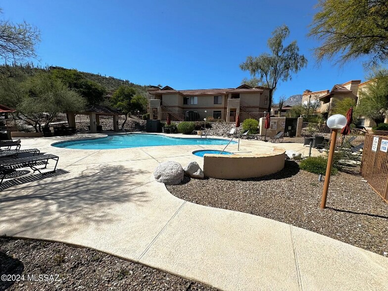 Building Photo - 7255 E Snyder Rd