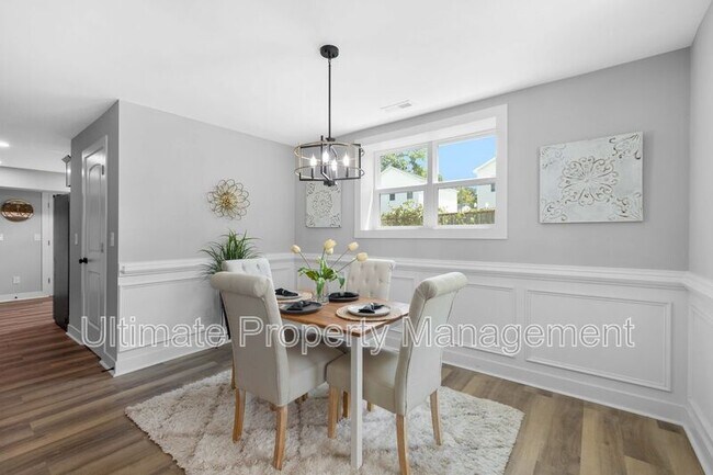 Building Photo - 610 N 10th St