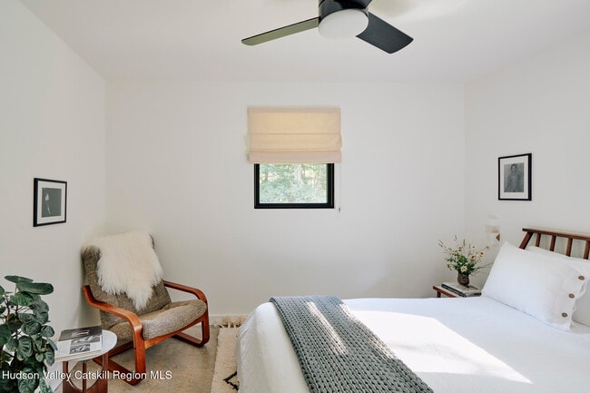 Building Photo - 35 Race Track Rd