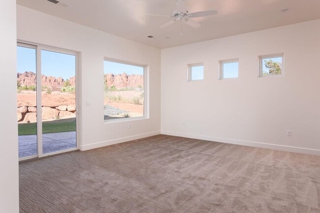 Building Photo - Gorgeous luxury 4 bedroom home in Ivins
