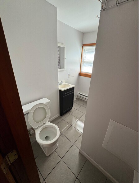 Building Photo - 2907 Oakwood Ave