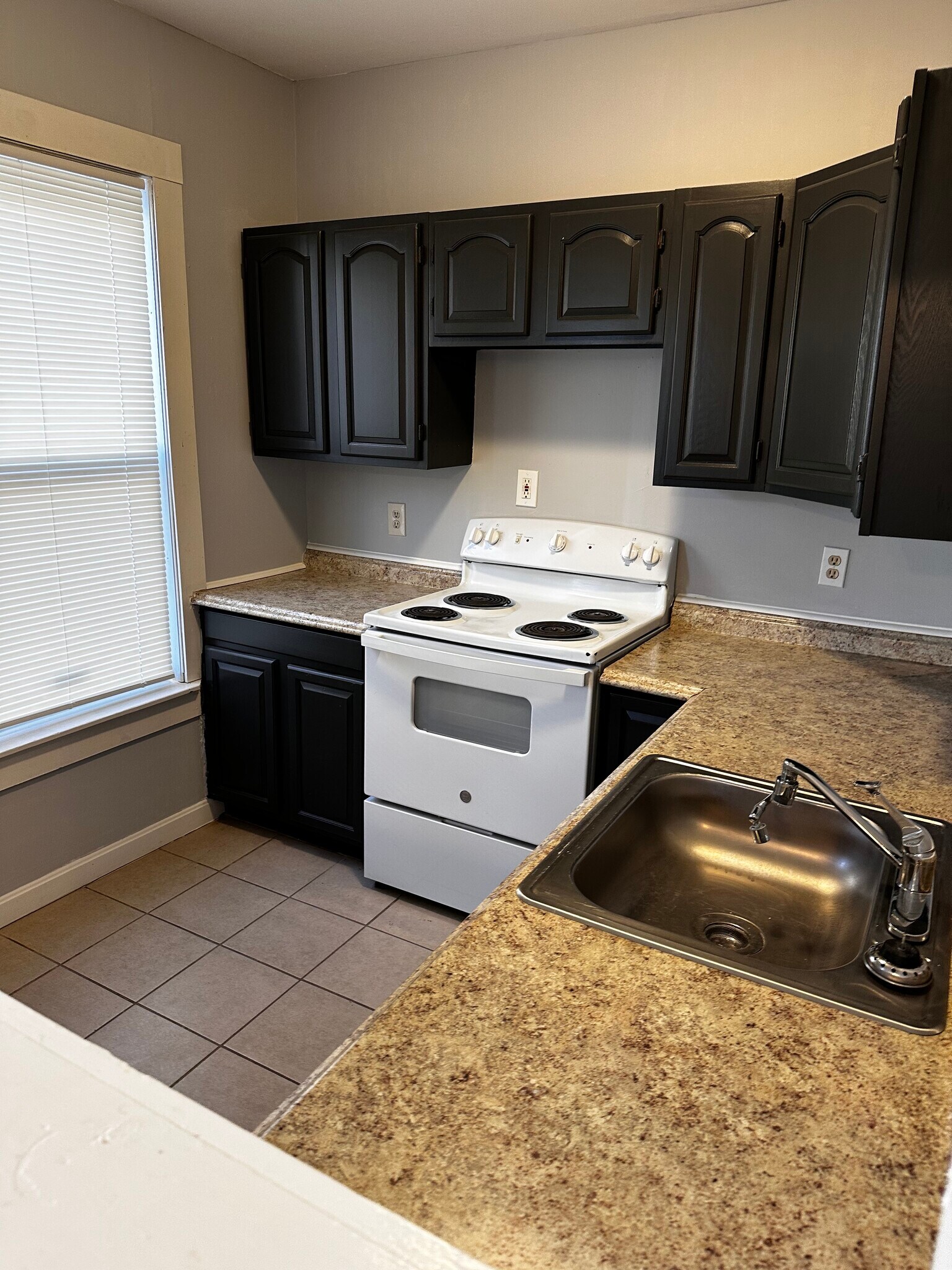 Pantry - 16 Hillside St