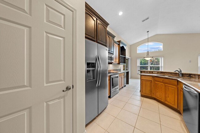 Building Photo - Immaculate 3 Bedroom Home in Gated Community - Stonefield