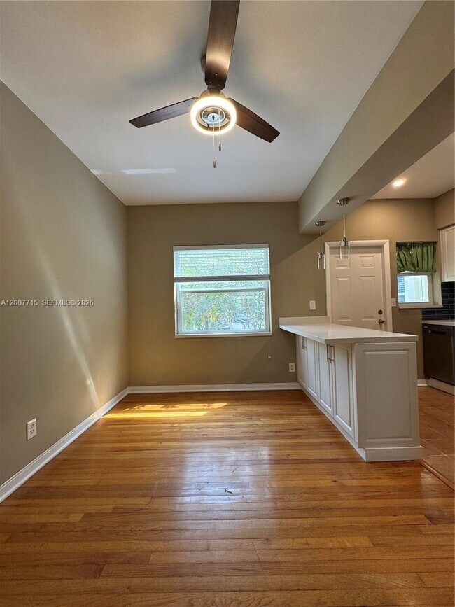 Building Photo - 725 NE 91st St