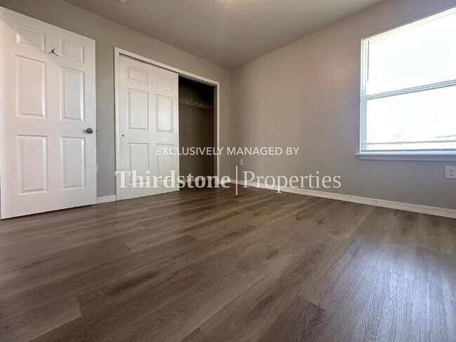 Building Photo - 1373 Tan Tara Trl