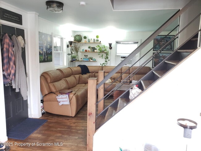 Building Photo - 2129 Bethany Turnpike