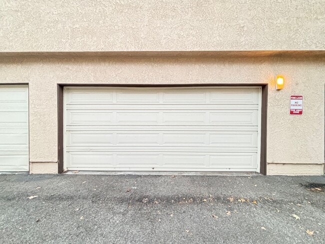Building Photo - Beautiful 2 Bedroom 2 Bath Condo