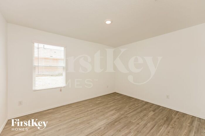 Building Photo - 231 Agave Cir