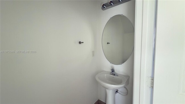 Building Photo - 1522 SW 147th Ter