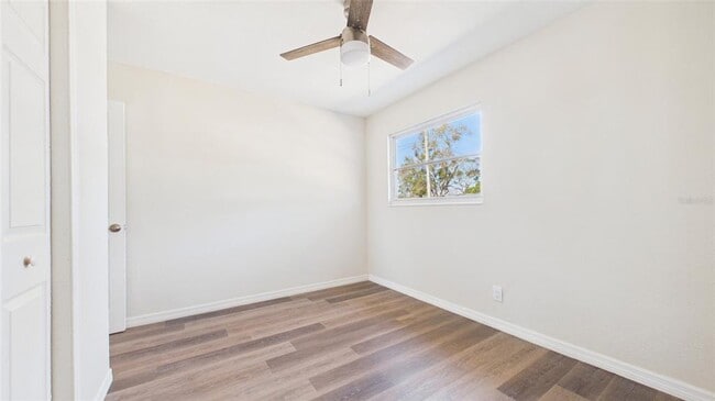 Building Photo - 4418 W Fairview Heights
