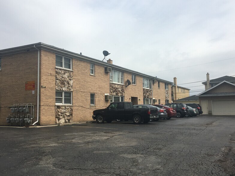 Building Photo - 8630 Sayre Ave