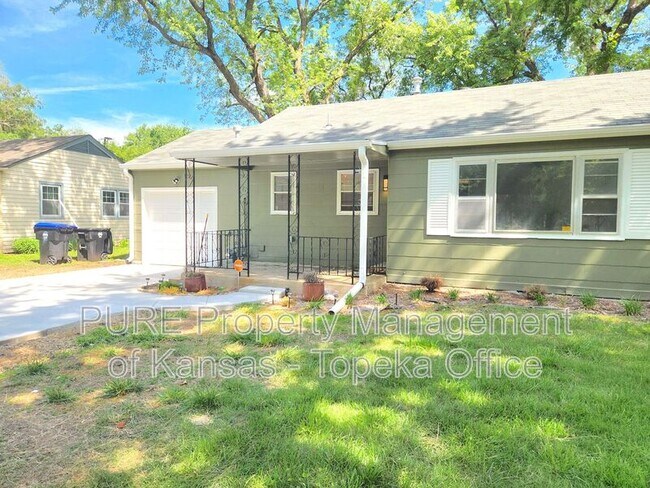 Building Photo - 2416 SW 25th Dr