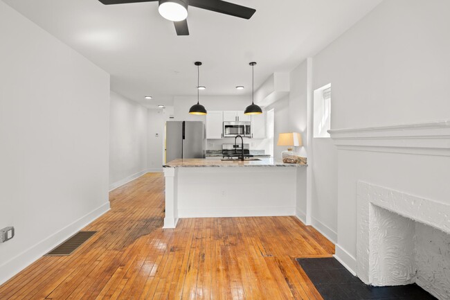 Building Photo - 217 W 13th St