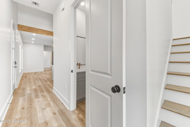 Building Photo - 119 Mayberry Grv St