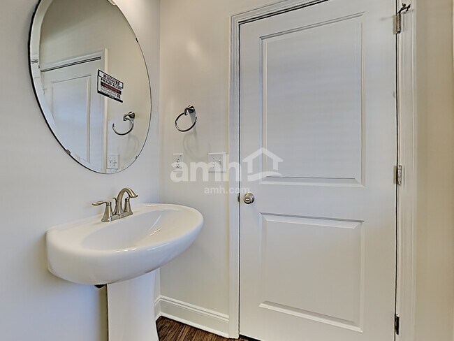 Building Photo - 3069 Day Flower Dr