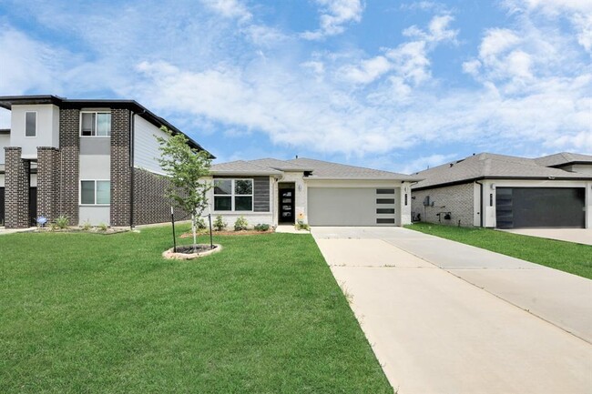 Building Photo - 7007 Fleetwood Crescent Wy