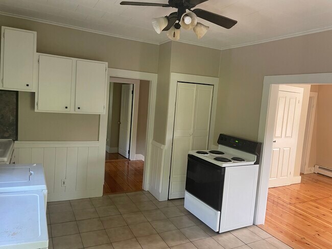 Building Photo - 42 Prospect St