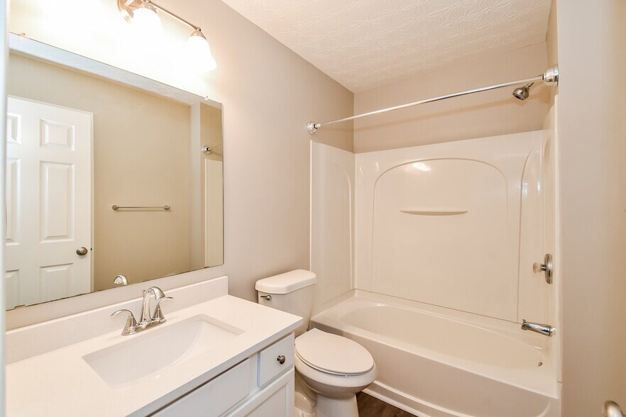 Building Photo - 239 Topaz Dr